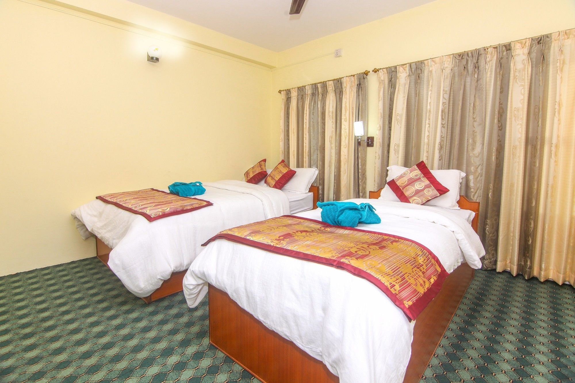 Hotel Noble Inn花椒客栈 Pokhara Exterior foto