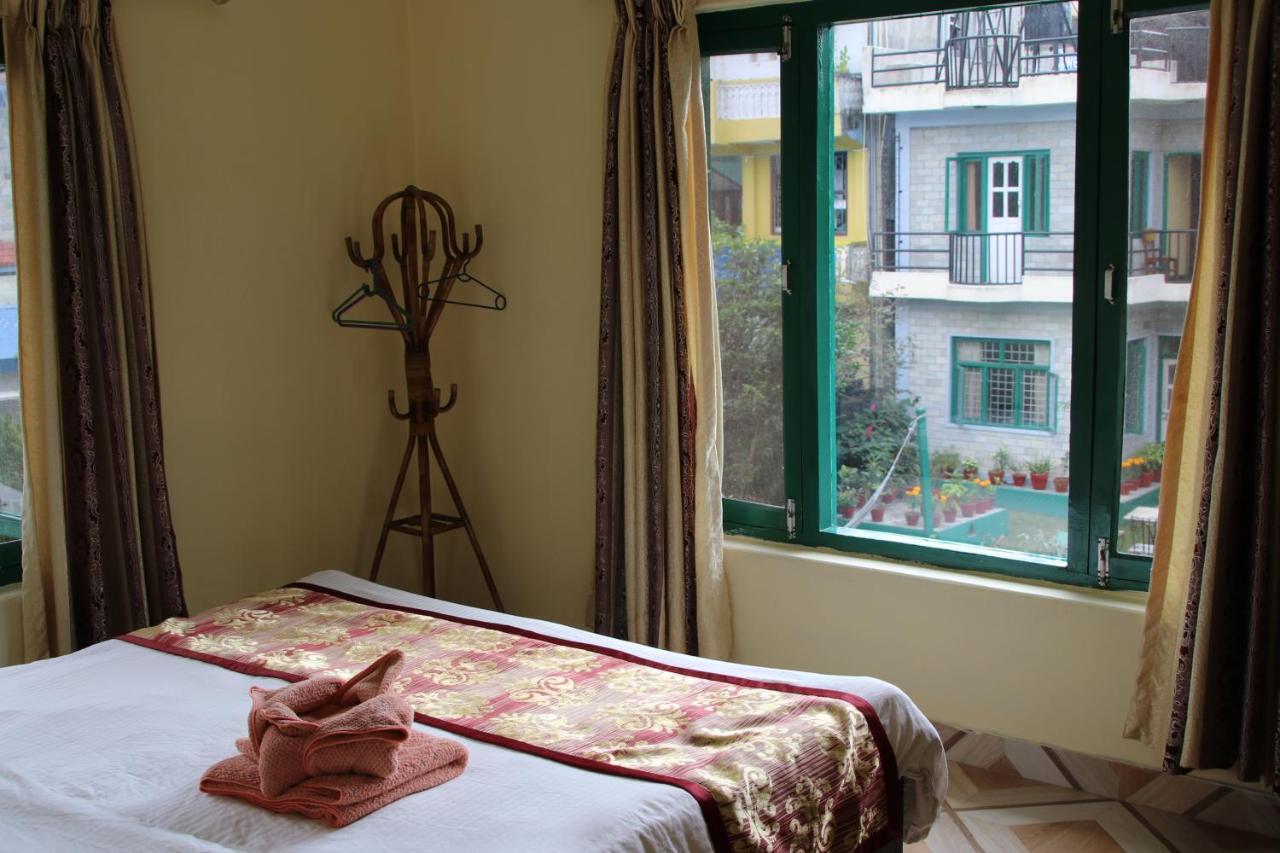 Hotel Noble Inn花椒客栈 Pokhara Exterior foto